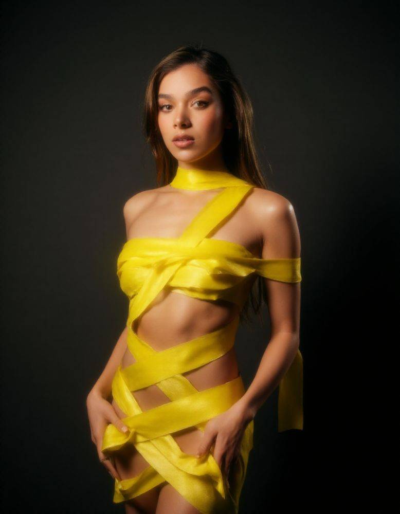 Hailee Steinfeld AI - #4