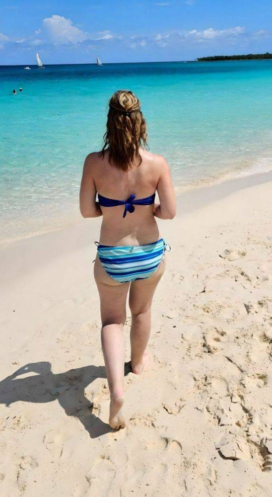 Cute slut wife with nice ass shared by cuck on kik ( AI face swap videos ) - #17