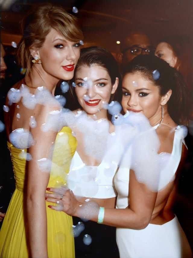 Cum covered celeb - AI and Tribs - #1