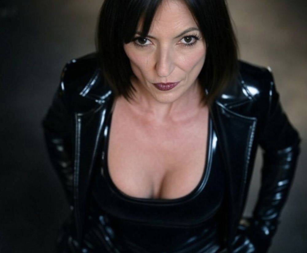 Davina (AI) - #1