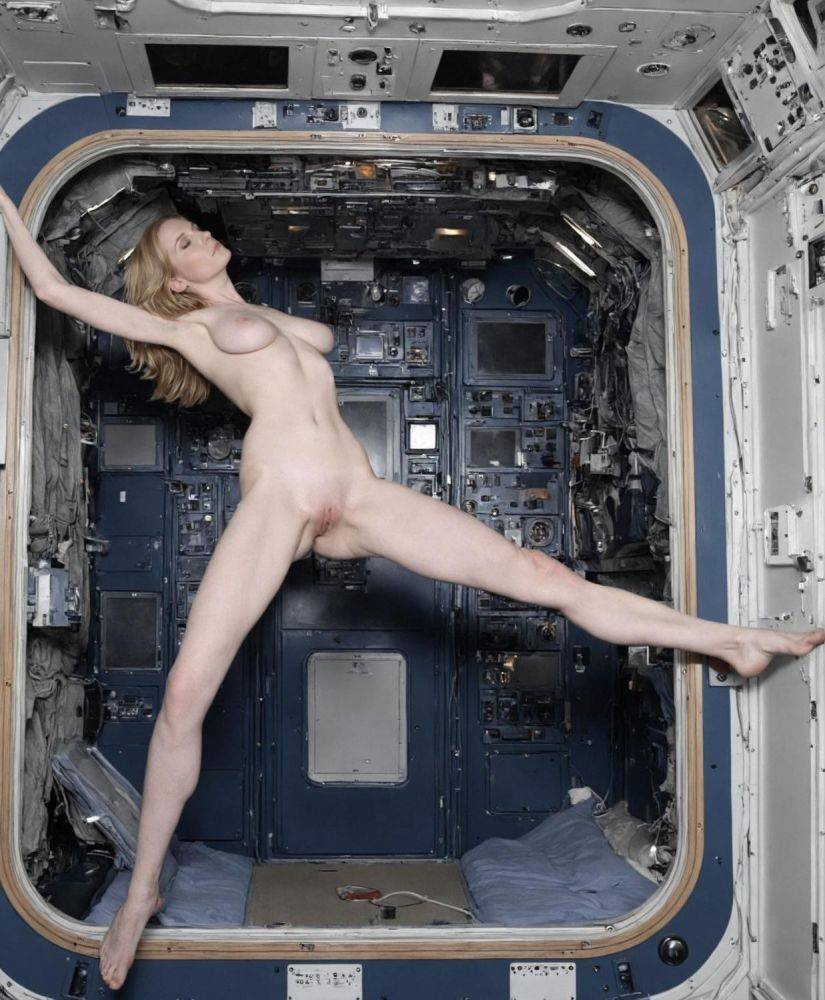 Space Nudes - #12