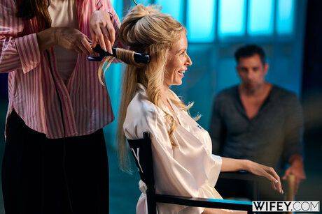 Wifey featuring Danielle Renae, Hollywood Cash, Jonathan Jordan Hot Porn Pics - #5