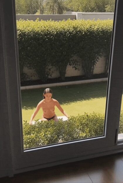 Spying on the neighbourhood pt.2 - #20