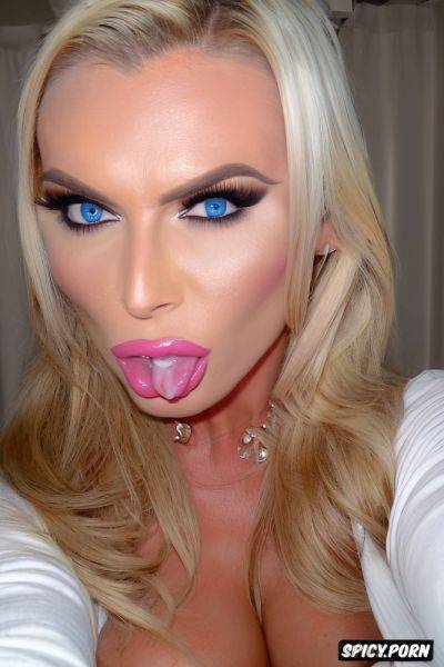 Selfie, blue eyes, thick lip liner, pink lips, chloe sims, blowjob - spicy.porn on pornsimulated.com